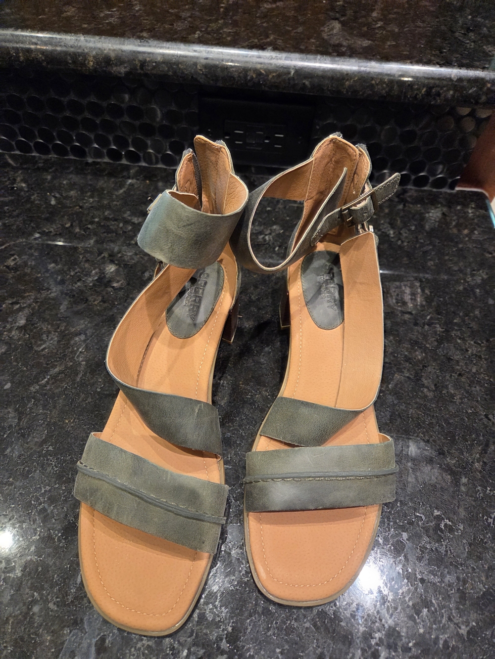 Women’s Ankle-Strap Sandals in Olive Green